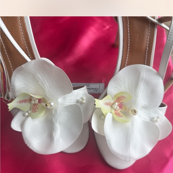 Aldo Elegant White Floral Heels - Picture 4 of 6